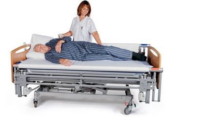 Voorzijde van de Ergodesk E2T, met elektrische bedieningselementen zichtbaar aan de zijkant voor eenvoudig hoogteverstelbare functies