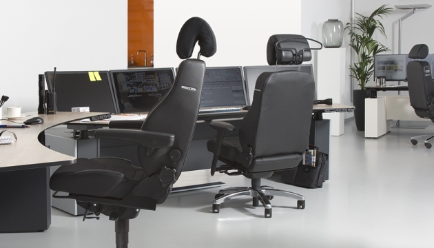 VLUV LEIV zitbal ruby red