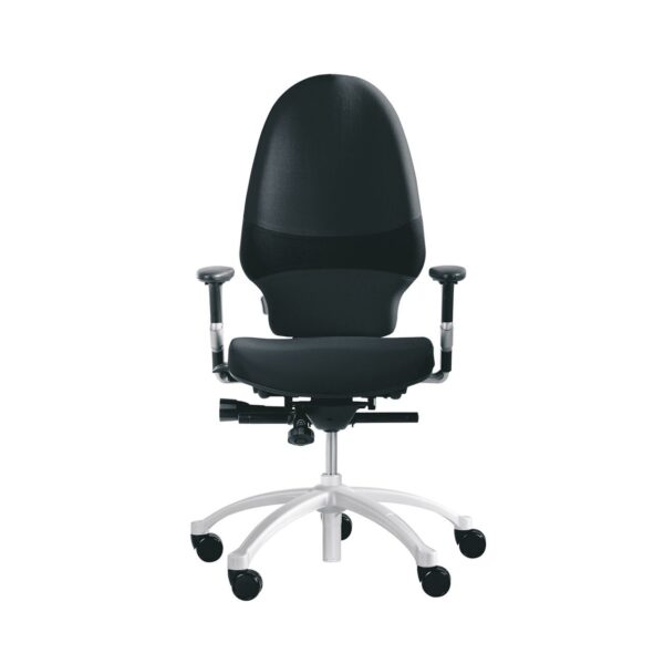 De RH Extend Large bureaustoel geplaatst op een witte achtergrond, zonder neksteun.